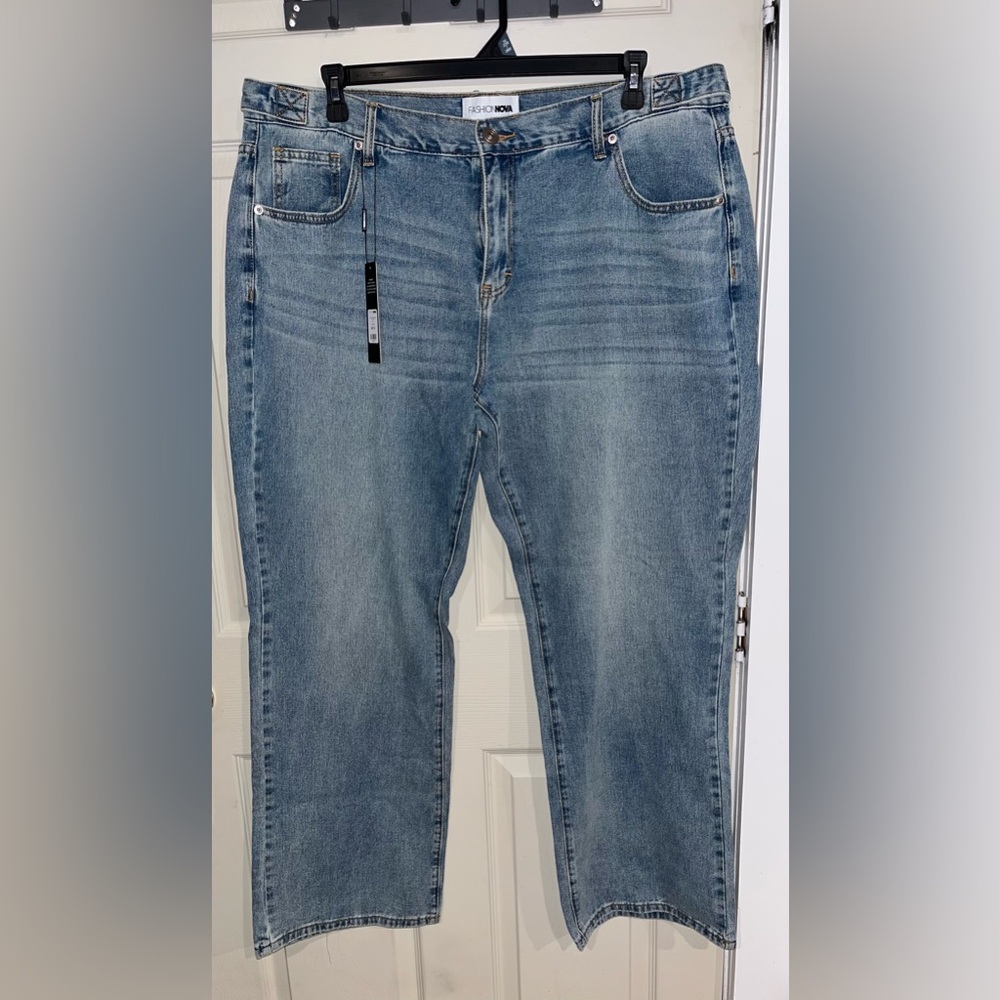 Fashion Nova Medium Wash Straight Leg Jeans